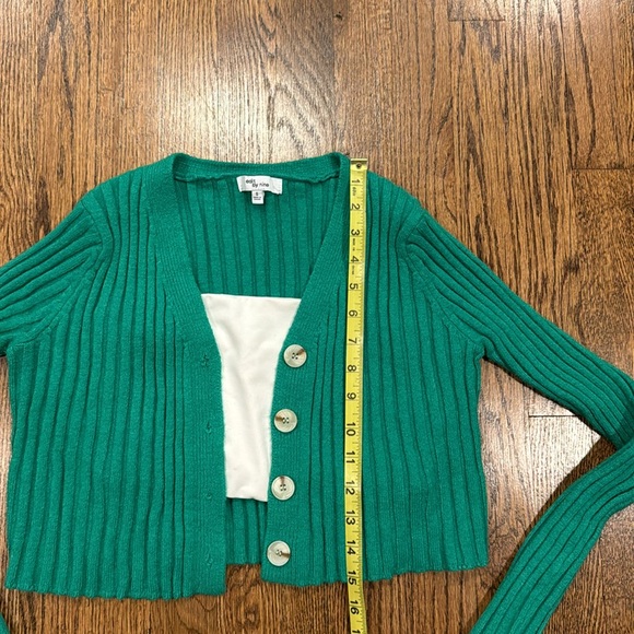 Edit by Nine green cropped ribbed cardigan sweater size small with SHEIN top - Picture 4 of 10